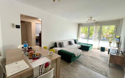 Living room of Flat for sale in Girona Capital  with Heating and Parquet flooring