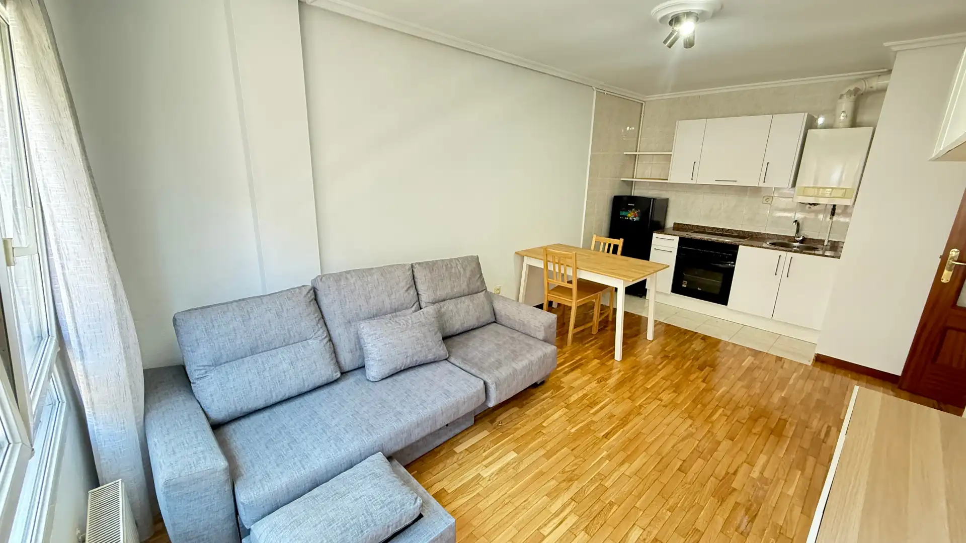 Flat for rent in Calle Ramón Areces, Pumarín