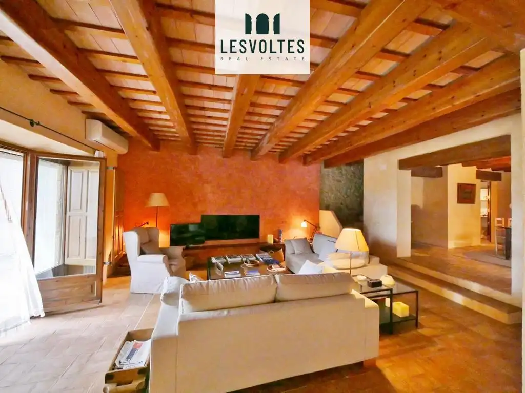 Sala d'estar de Finca rústica en venda en La Bisbal d'Empordà amb Aire condicionat, Calefacció i Jardí privat