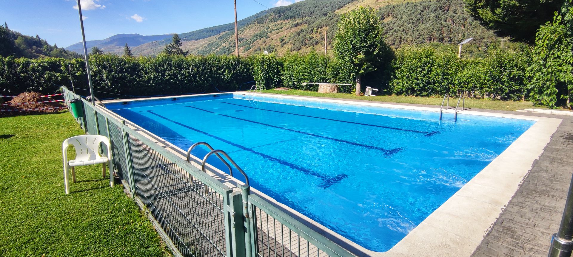 Swimming pool of House or chalet for sale in Ezcaray  with Air Conditioner, Heating and Private garden