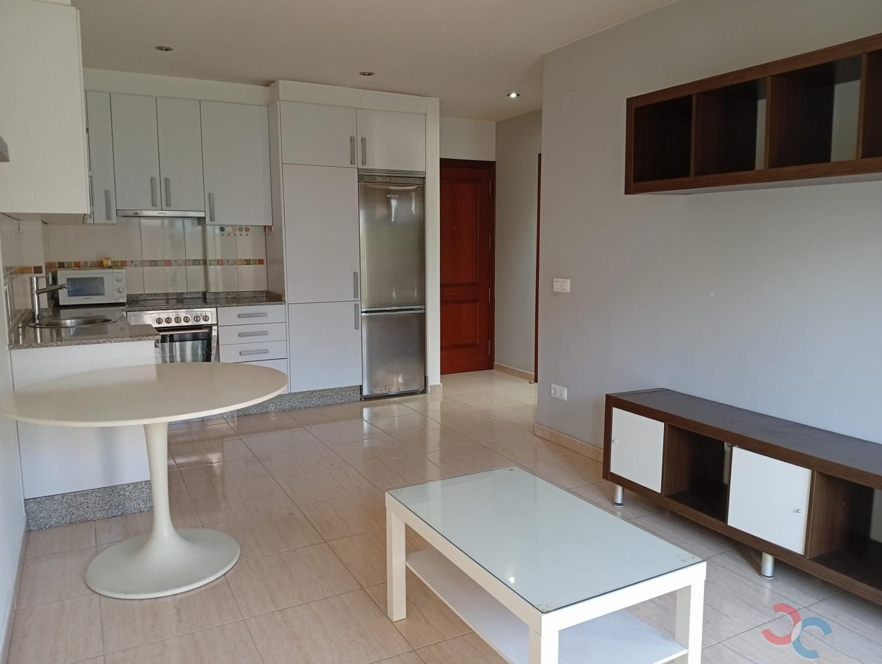 Sala d'estar de Apartament en venda en Marín amb Calefacció, Traster i Moblat