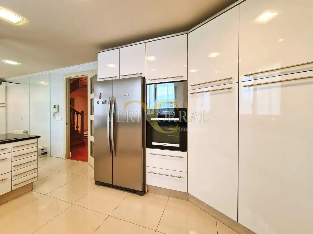 Kitchen of Flat for sale in Oviedo   with Heating, Terrace and Storage room