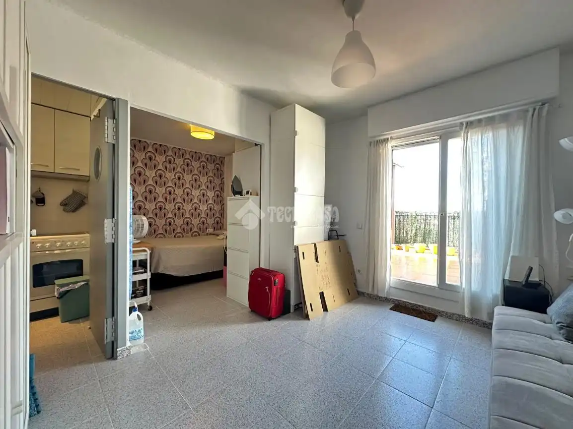 Habitación de Piso en venta en L'Hospitalet de Llobregat con Aire acondicionado, Terraza y Amueblado