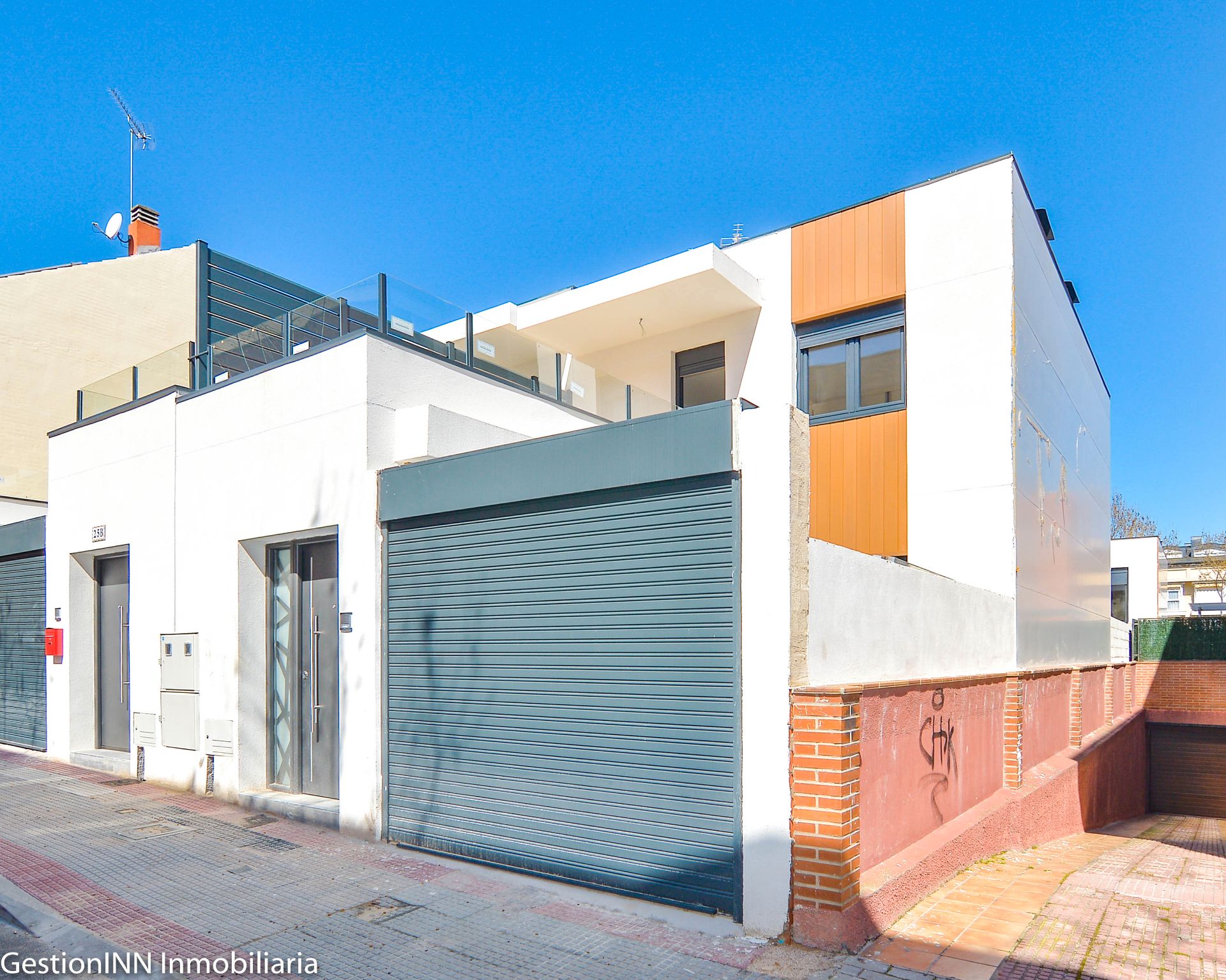 Exterior view of Single-family semi-detached to rent in Villanueva del Pardillo  with Heating, Private garden and Oven