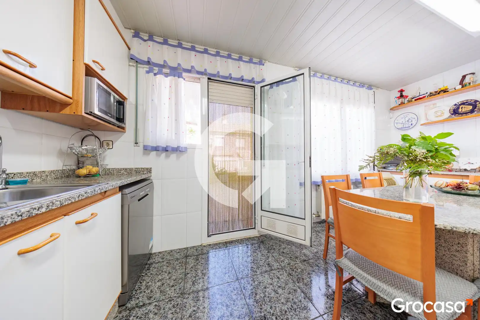 Kitchen of Houses for sale in Terrassa  with Air Conditioner, Heating and Terrace