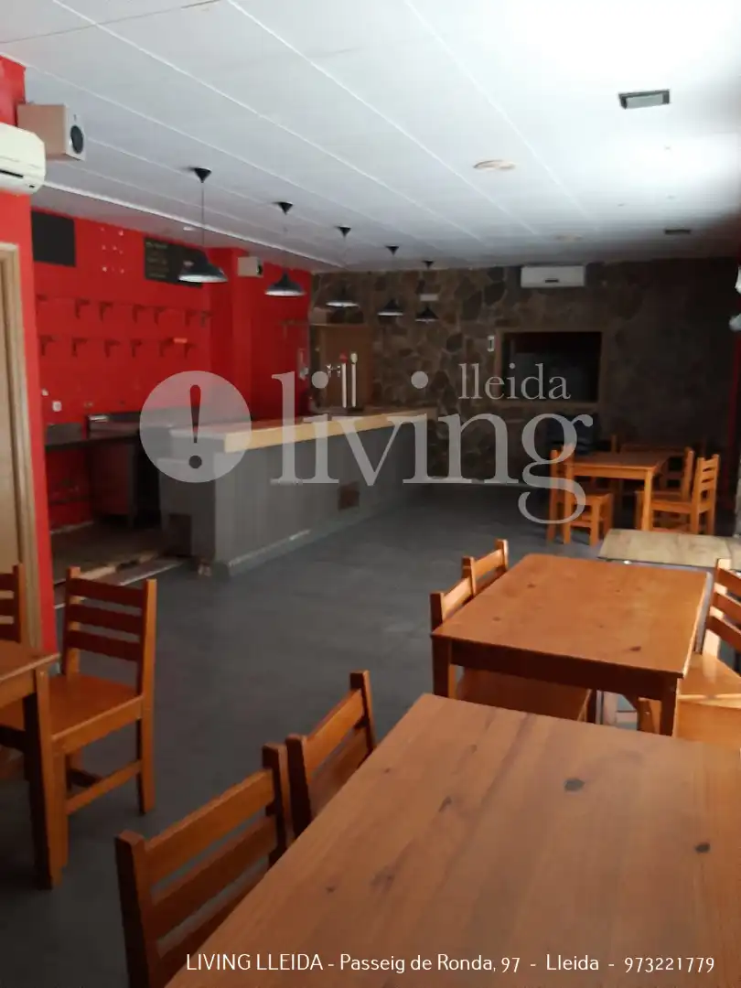 Local en venta en Lleida con Amueblado