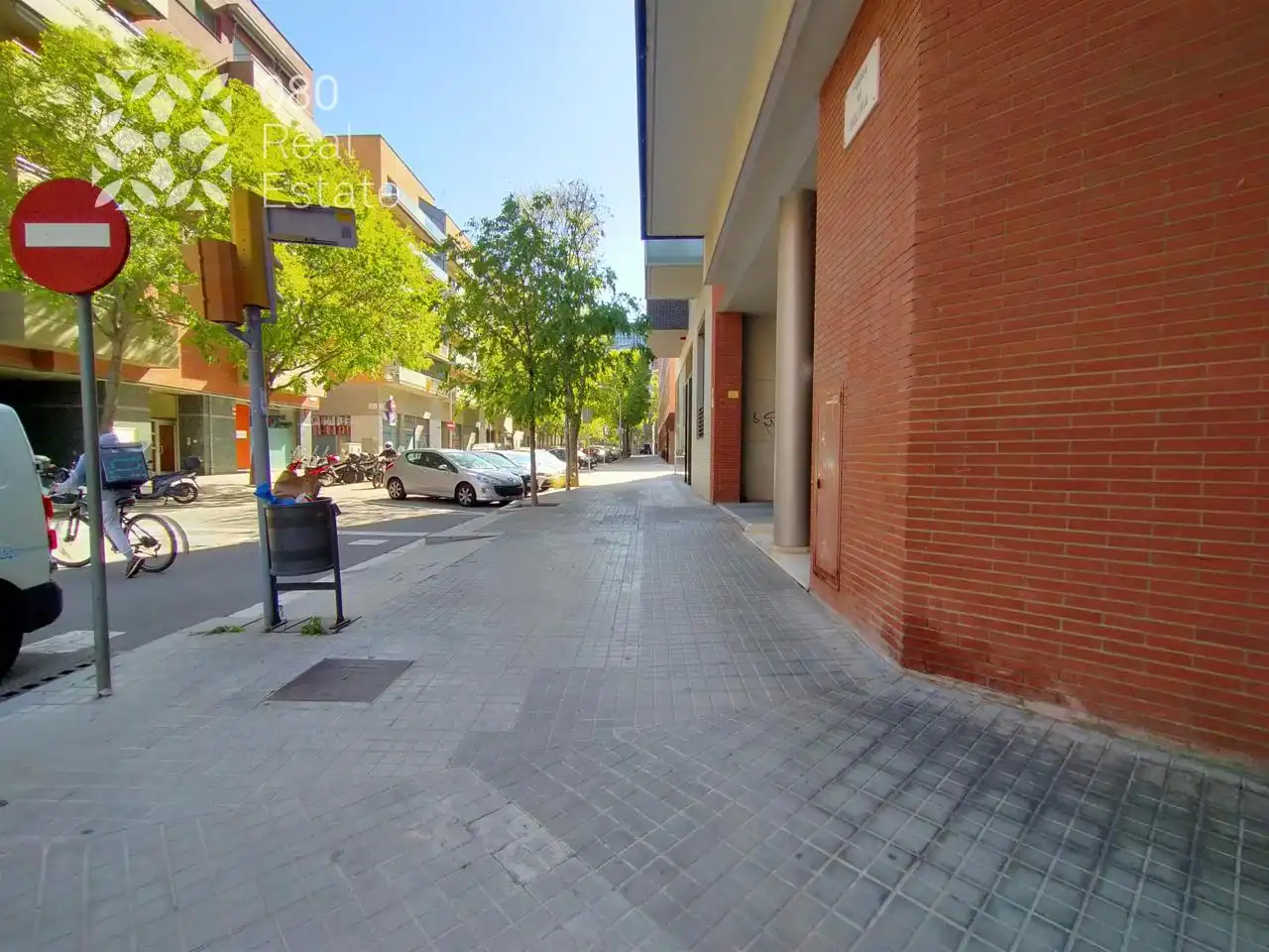 Vista exterior de Local de lloguer en Sant Martí
