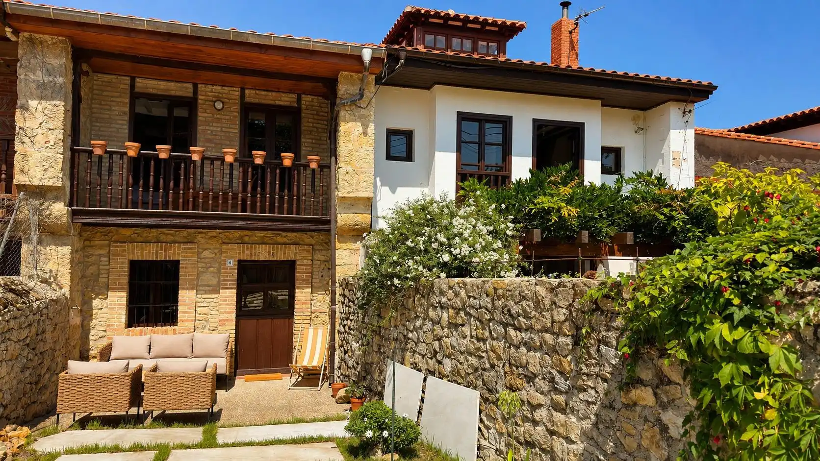 Exterior view of Houses for sale in Valdáliga  with Private garden and Balcony