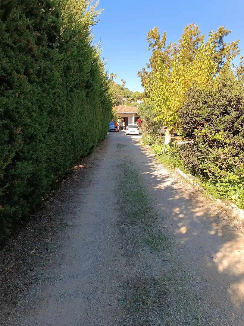 Parking de Finca rústica en venta en Estepona con Jardín privado, Terraza y Amueblado
