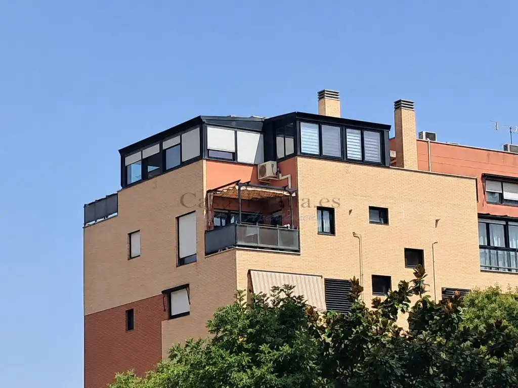 Exterior view of Attic for sale in Alcalá de Henares  with Private garden, Terrace and Swimming Pool