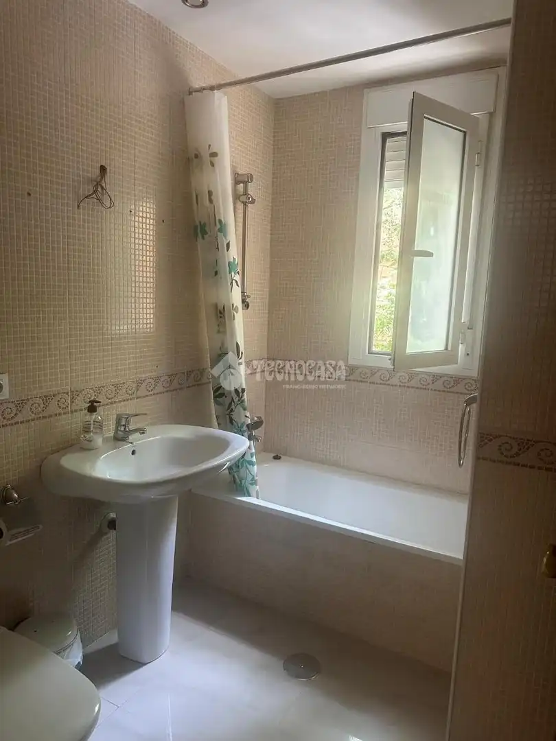 Baño de Piso en venta en Sevilla con Aire acondicionado y Terraza