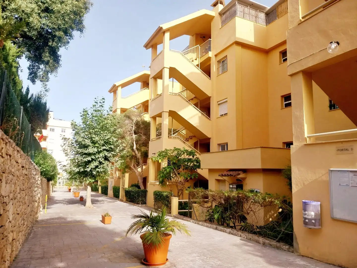 Vista exterior de Àtic en venda en Mijas amb Aire condicionat, Calefacció i Jardí privat
