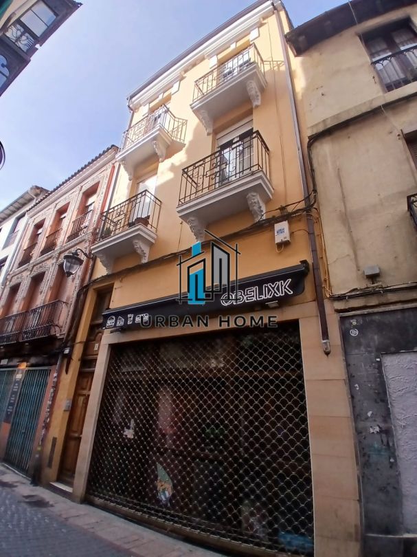 Àtic en venda en León Capital  amb Calefacció