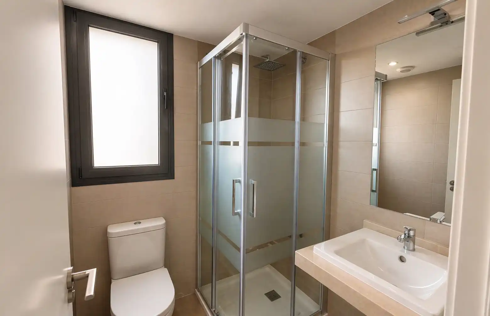 Bathroom of Flat for sale in Málaga  with Air Conditioner, Heating and Oven