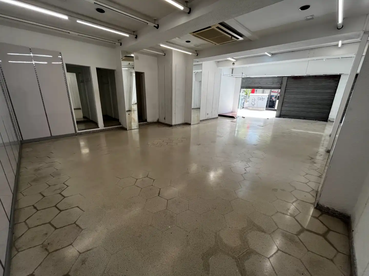 Local de alquiler en Via Júlia, Verdum, Nou Barris