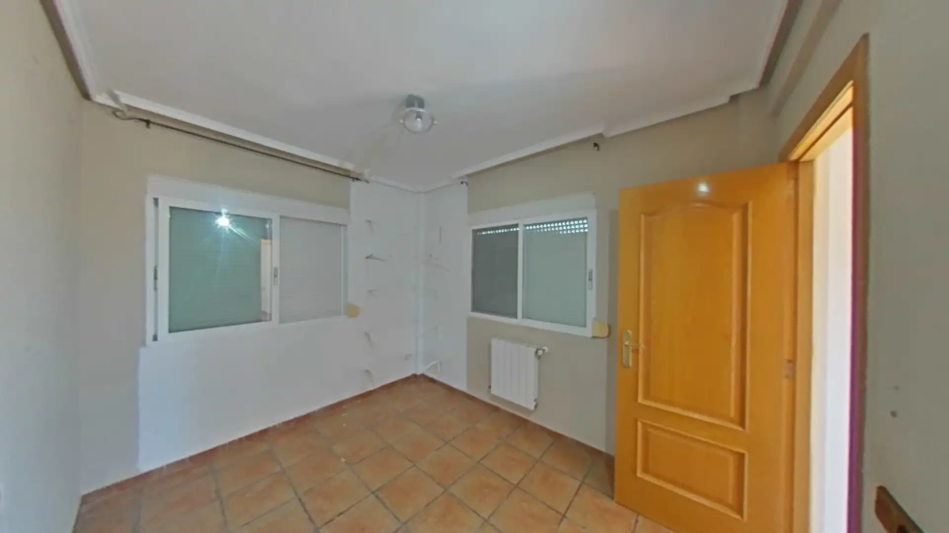Dormitori de Casa o xalet en venda en Chiva amb Calefacció, Jardí privat i Terrassa