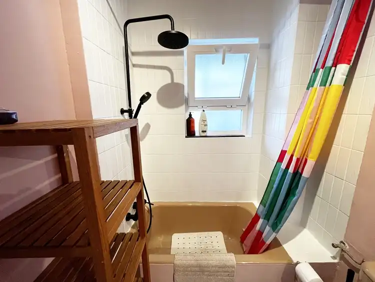 Bathroom of Flat for rent in Madrid  with Heating, Parquet flooring and Furnished