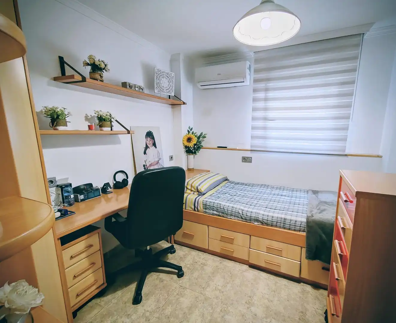 Habitación de Casa adosada en venta en Tarragona con Aire acondicionado, Calefacción y Jardín privado