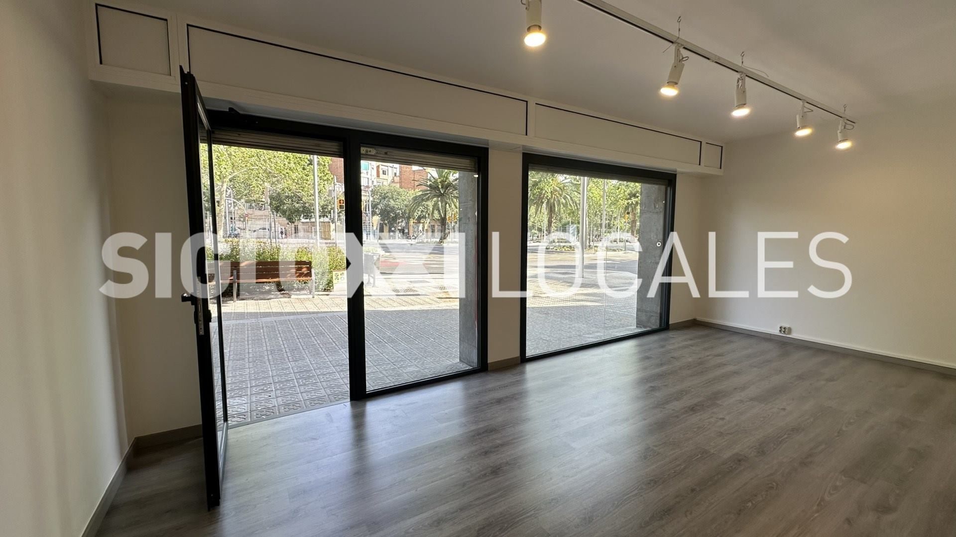 Exterior view of Premises for sale in  Barcelona Capital