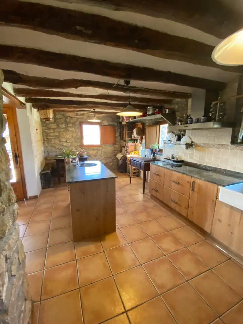 Cuina de Casa o xalet en venda en Vilanova de Meià amb Calefacció, Terrassa i Balcó