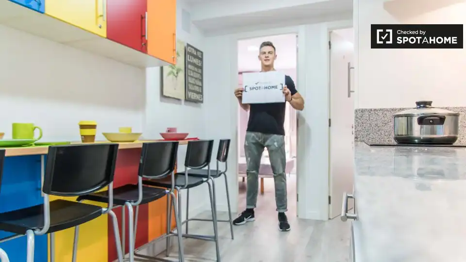 Außenansicht von Wohnung zur Miete in Burjassot mit Klimaanlage, Heizung und Möbliert