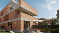 Vista exterior de Pis en venda en Sant Cugat del Vallès amb Aire condicionat, Calefacció i Jardí privat