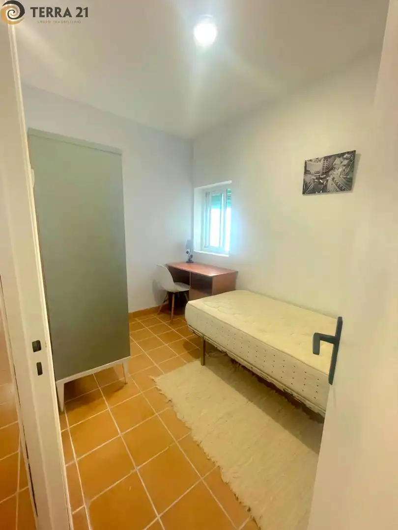 Habitación de Piso de alquiler en Jaén con Amueblado y Balcón