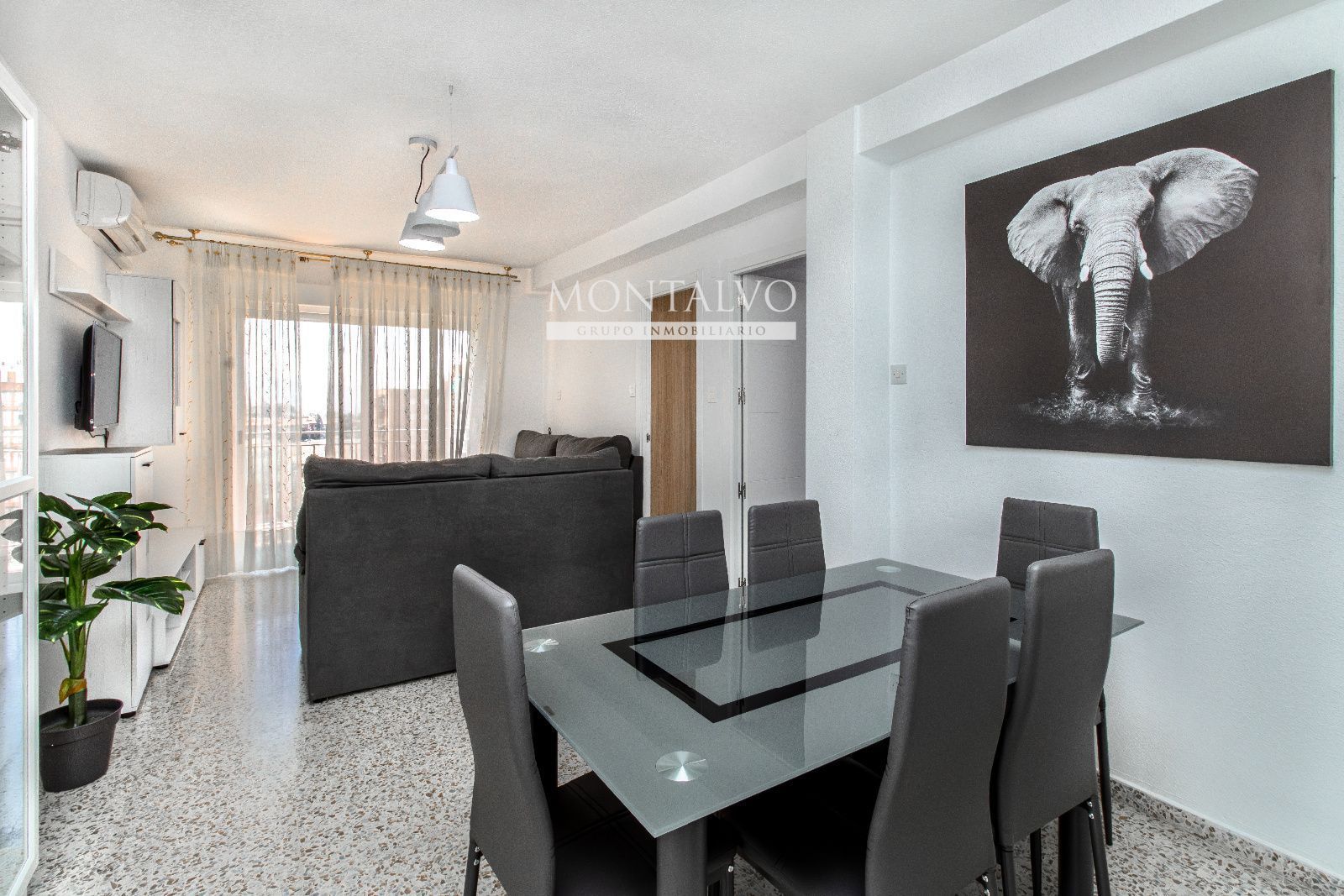 Living room of Flat to rent in  Granada Capital  with Terrace and Furnished