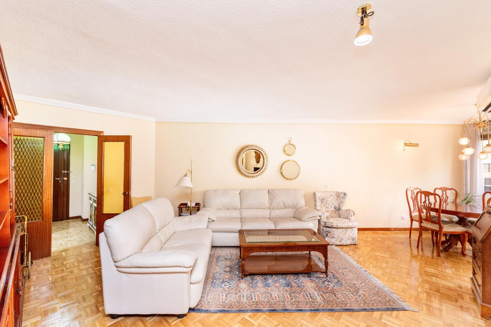 Living room of Flat for sale in  Madrid Capital  with Air Conditioner, Heating and Private garden