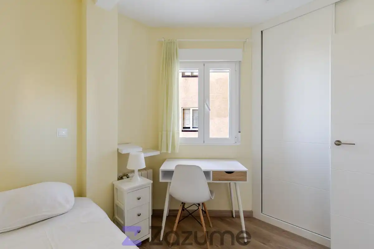 Bedroom of Flat for rent in Madrid  with Air Conditioner, Heating and Furnished