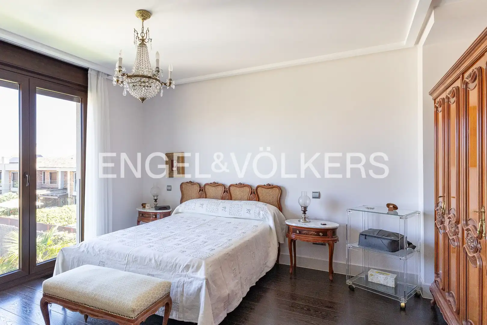 Schlafzimmer von Einfamilien-Reihenhaus zum Verkauf in Majadahonda mit Klimaanlage, Heizung und Privatgarten
