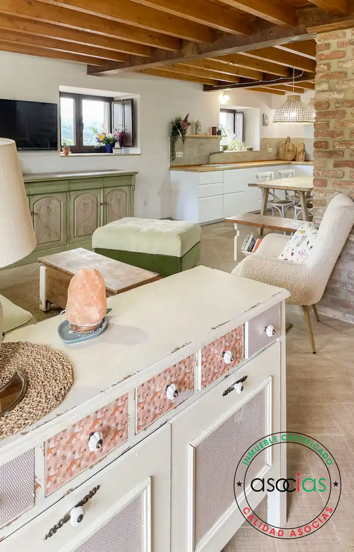 Sala d'estar de Casa adosada en venda en Villaviciosa amb Calefacció i Jardí privat