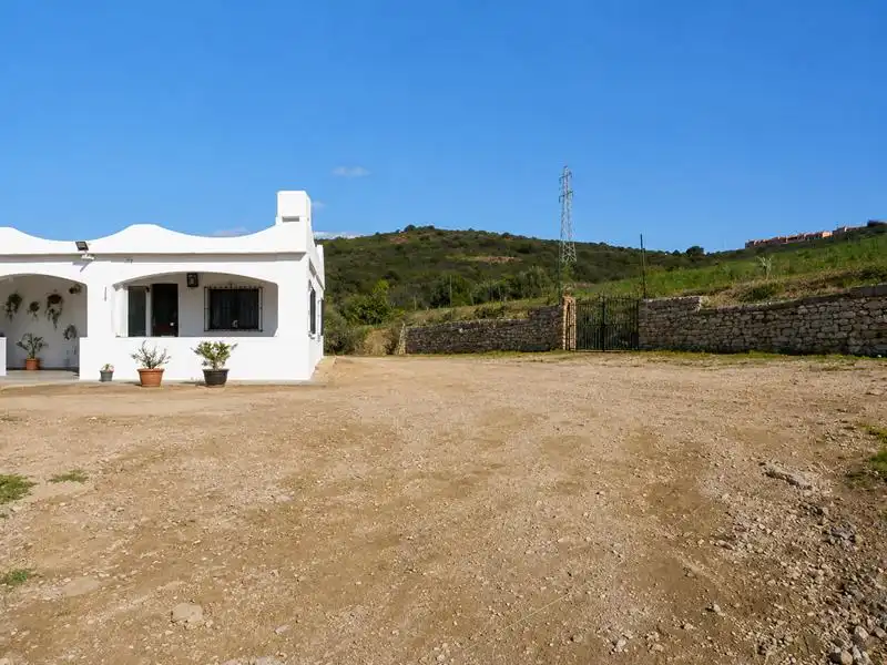 Außenansicht von Grundstücke zum Verkauf in Estepona