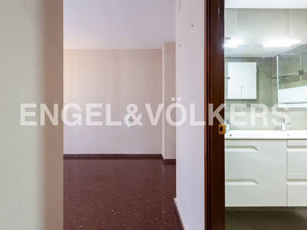 Flat for rent in Valencia  with Air Conditioner, Heating and Terrace