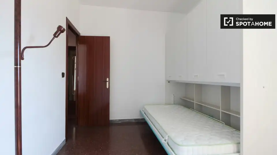 Room in El Besós i el Maresme