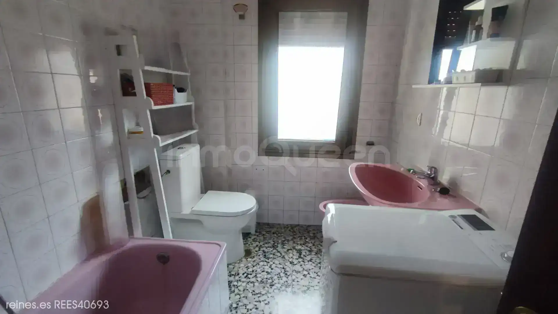 Badezimmer von Wohnung zum Verkauf in Siero mit Heizung