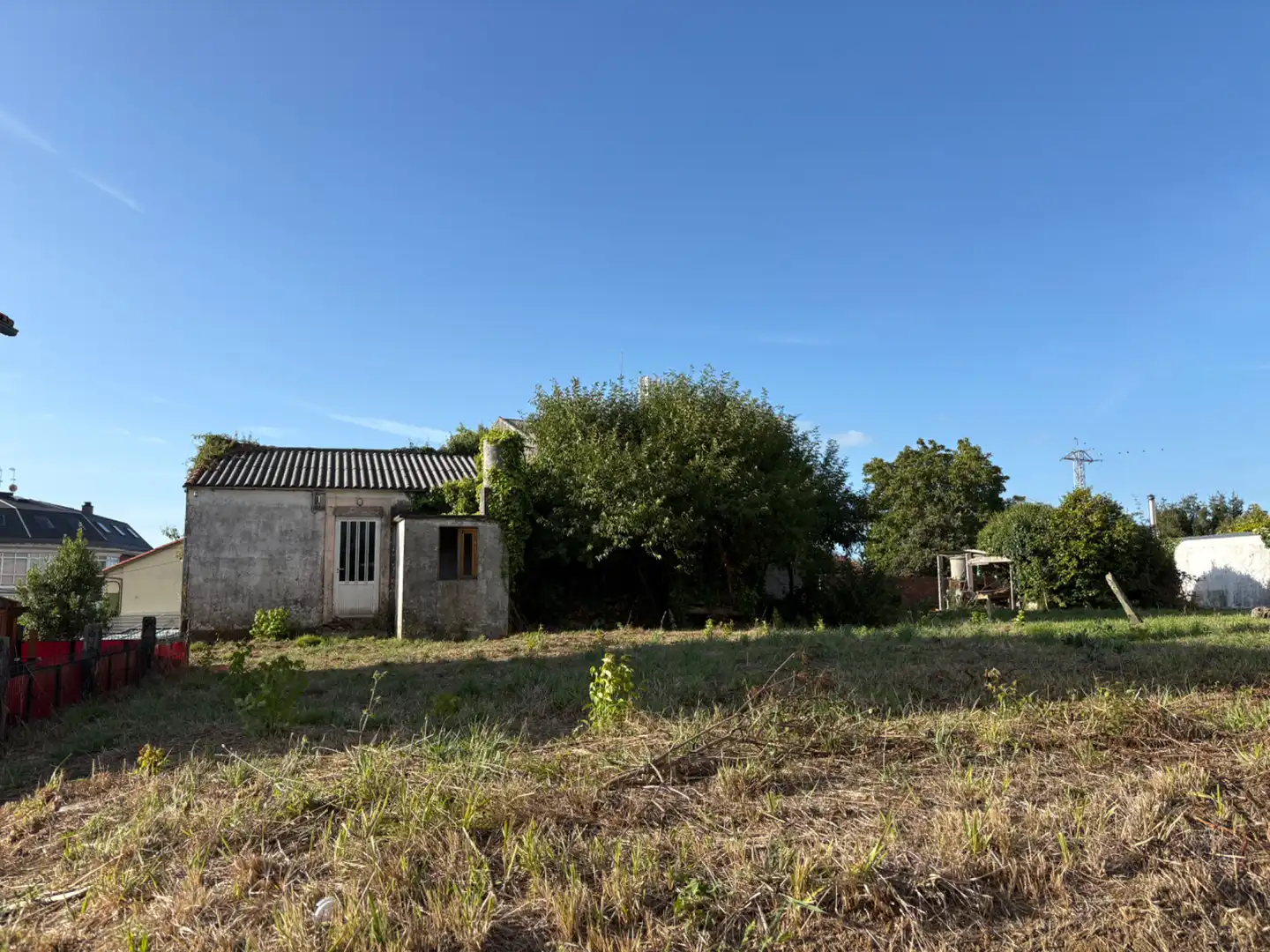 Houses for sale in Fene  with Private garden