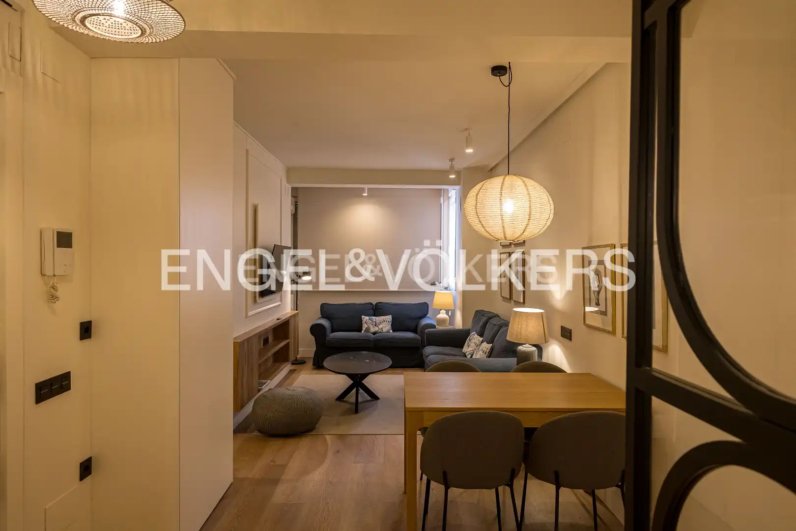 Living room of Flat for rent in Madrid  with Air Conditioner, Heating and Storage room