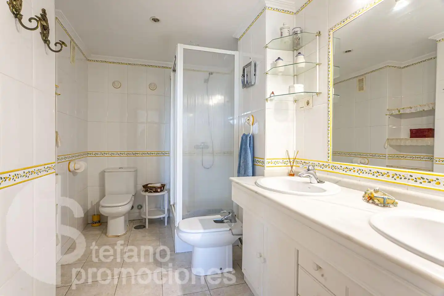 Bathroom of Flat for sale in Málaga  with Parquet flooring, Terrace and Storage room