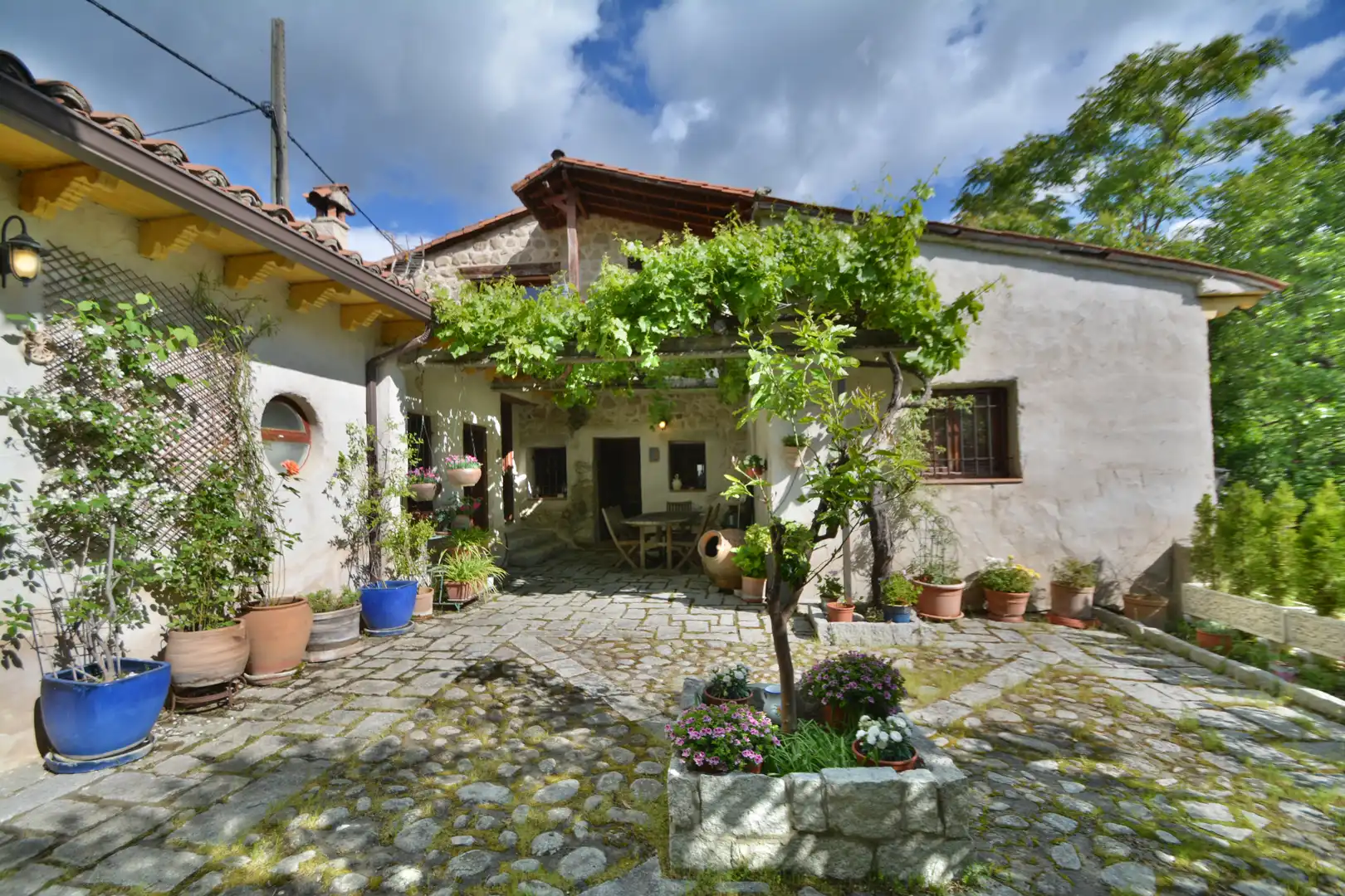 Außenansicht von Haus oder Chalet zum Verkauf in Piedralaves mit Heizung, Privatgarten und Terrasse