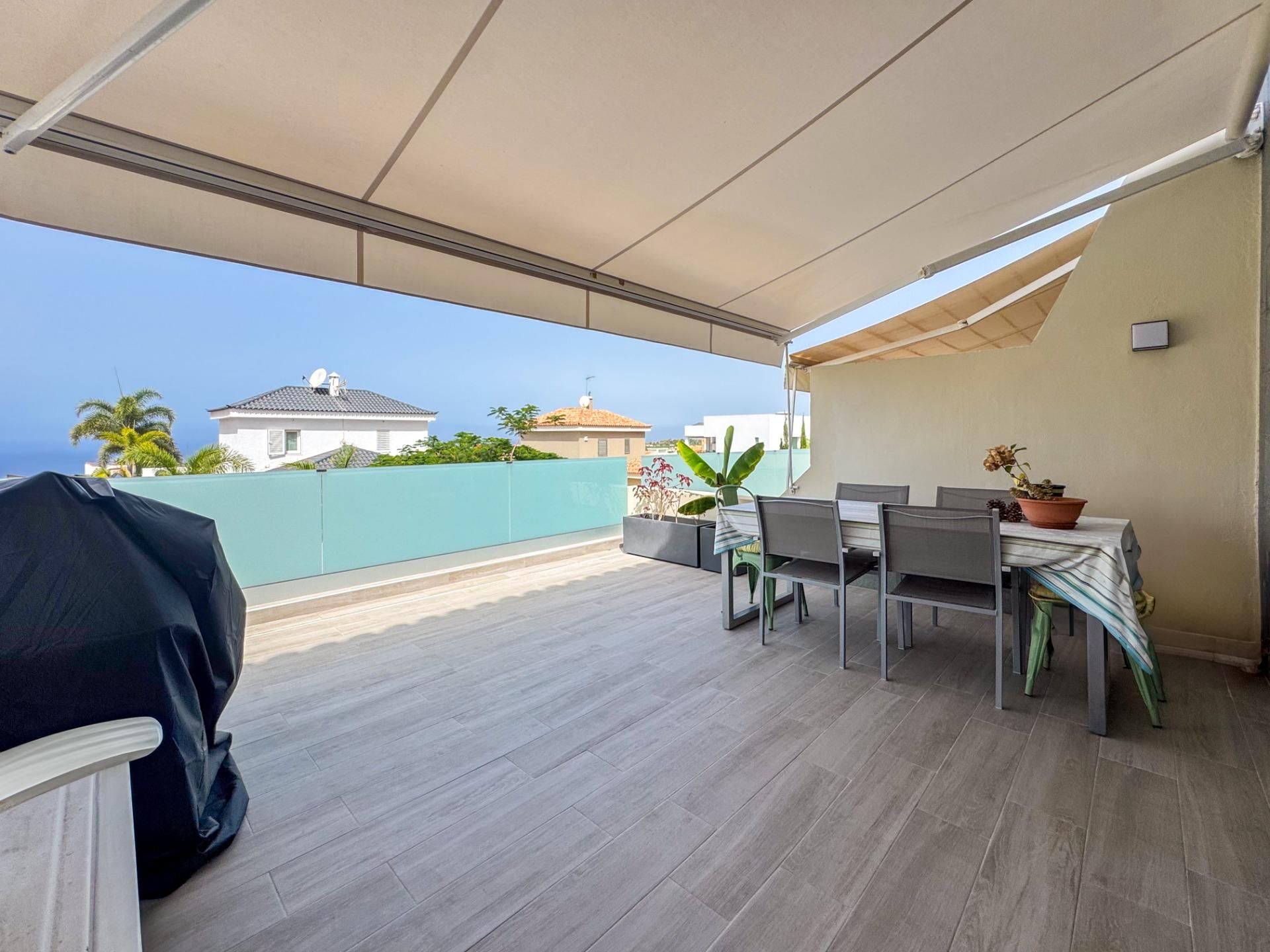 Terrassa de Casa adosada en venda en Adeje amb Aire condicionat i Moblat