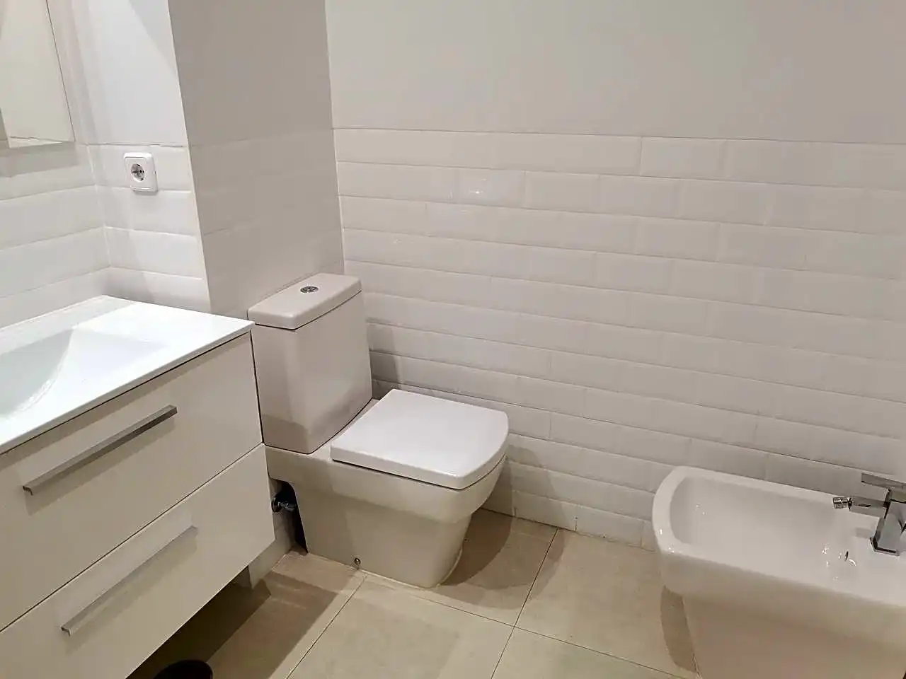 Badezimmer von Wohnung zur Miete in Madrid mit Klimaanlage, Heizung und Gemeinschaftspool