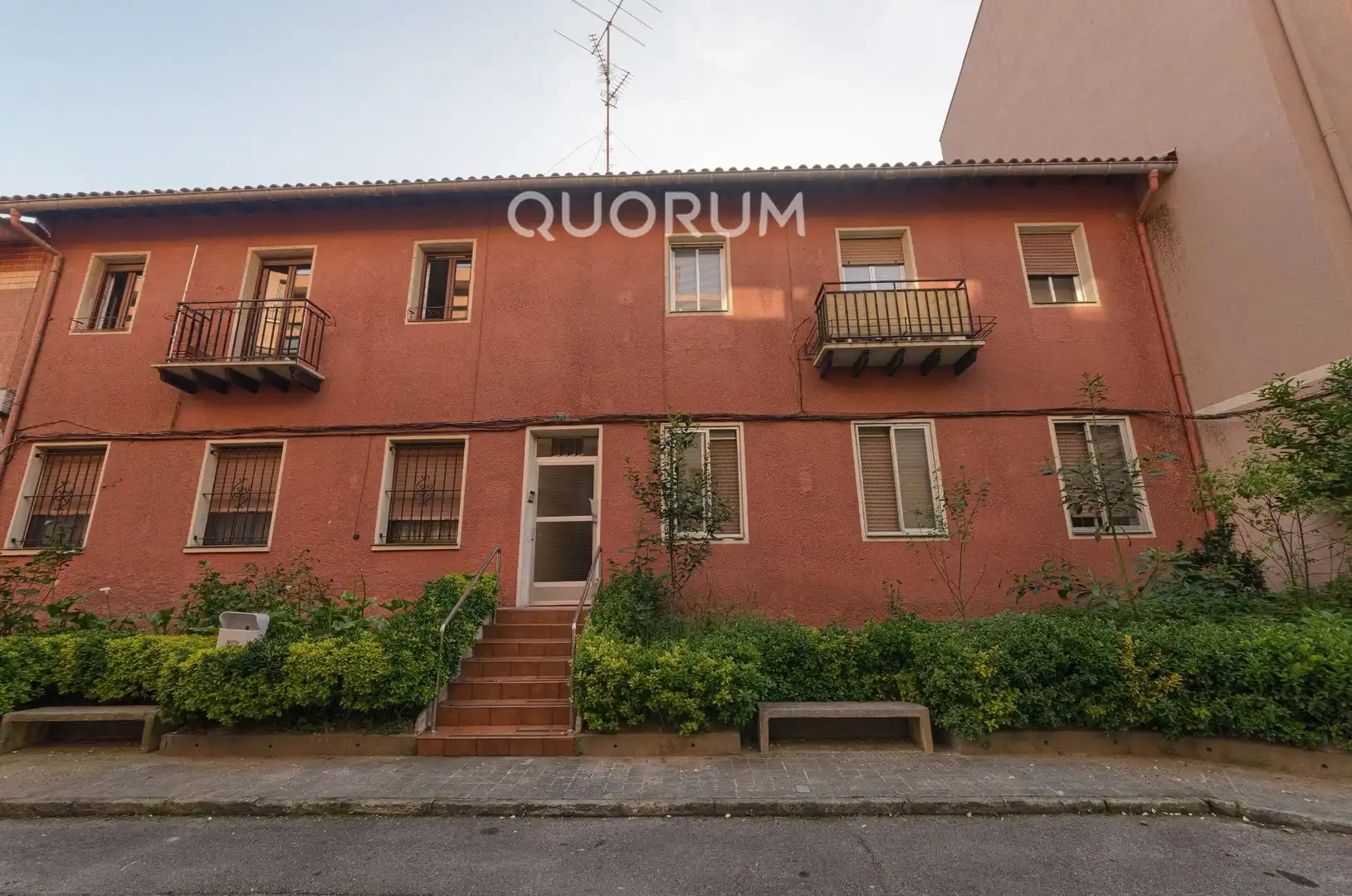 Vista exterior de Piso en venta en Basauri  con Calefacción y Balcón