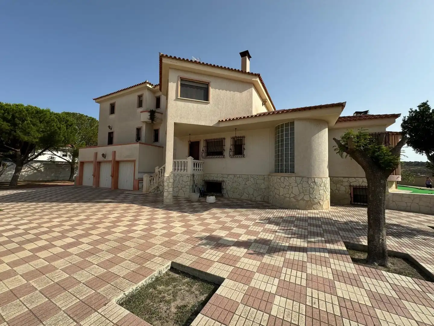 Vista exterior de Casa o xalet en venda en Alicante / Alacant amb Calefacció, Jardí privat i Terrassa