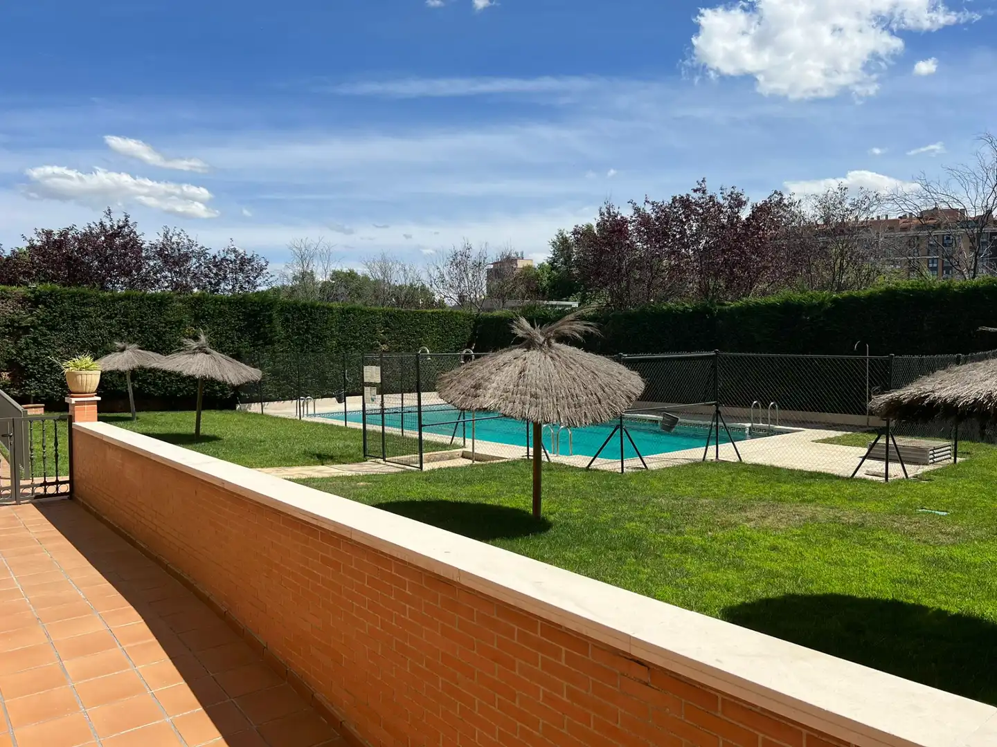 Swimming pool of Attic for rent in Madrid  with Air Conditioner, Heating and Parquet flooring