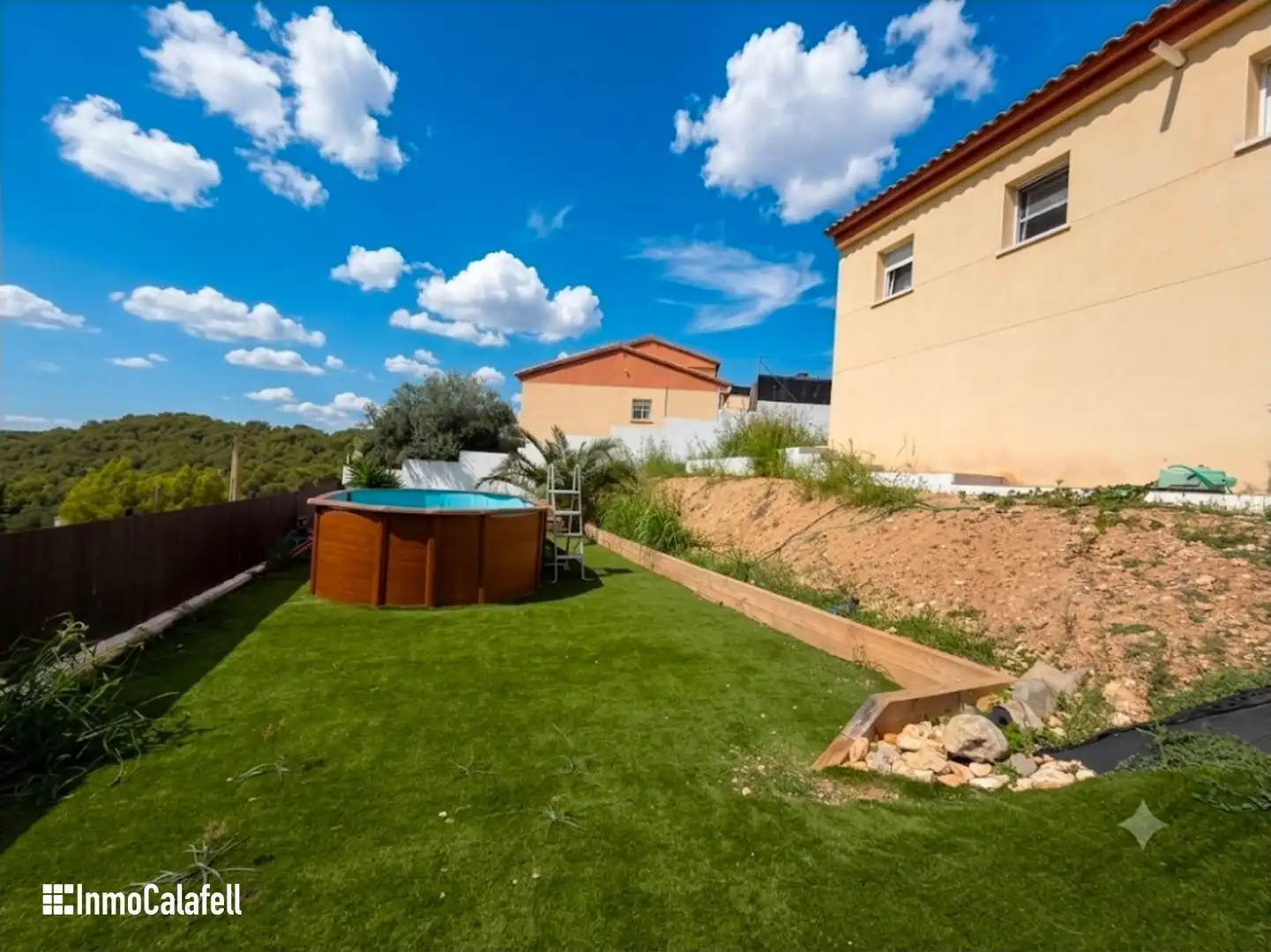 Casa pareada con piscina en venta en Dalia
