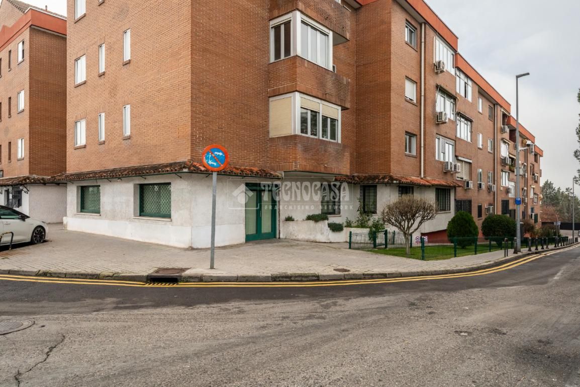 Exterior view of Premises for sale in Las Rozas de Madrid  with Air Conditioner