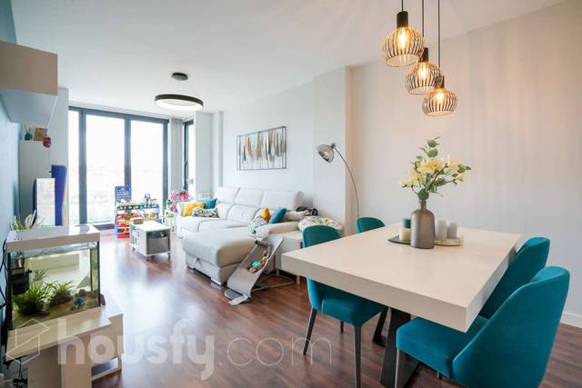 Piso en Venta en Cl. Antonio López, . en Almendrales