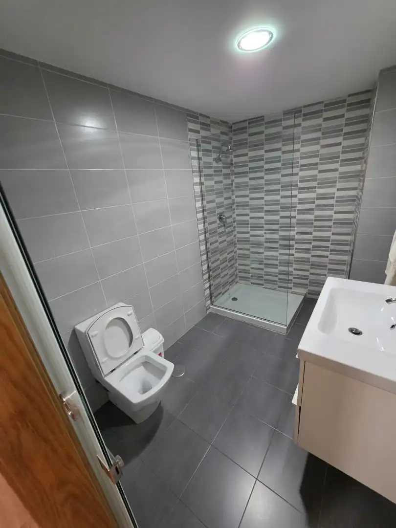 Baño de Piso de alquiler en Ferrol con Calefacción, Amueblado y Horno