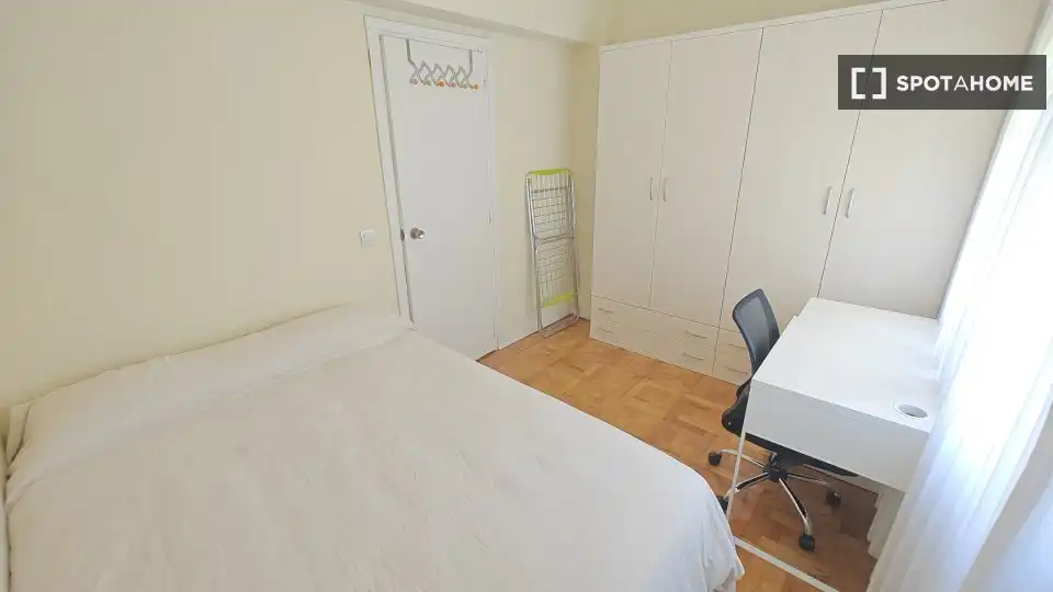 Dormitori de Apartament per a compartir en Leioa amb Aire condicionat, Calefacció i Terrassa